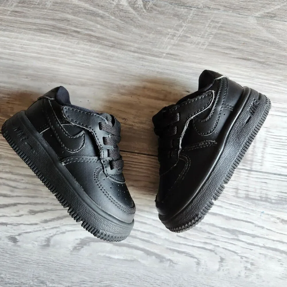 (Infant/ Toddler 3.5) Nike shoes
